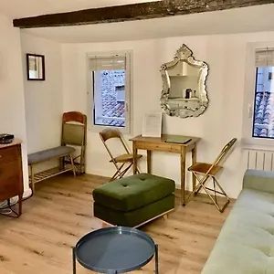  Appartement Petit Cocoon Rénové Avec Vue Sur Les Toits D'aix En Provence